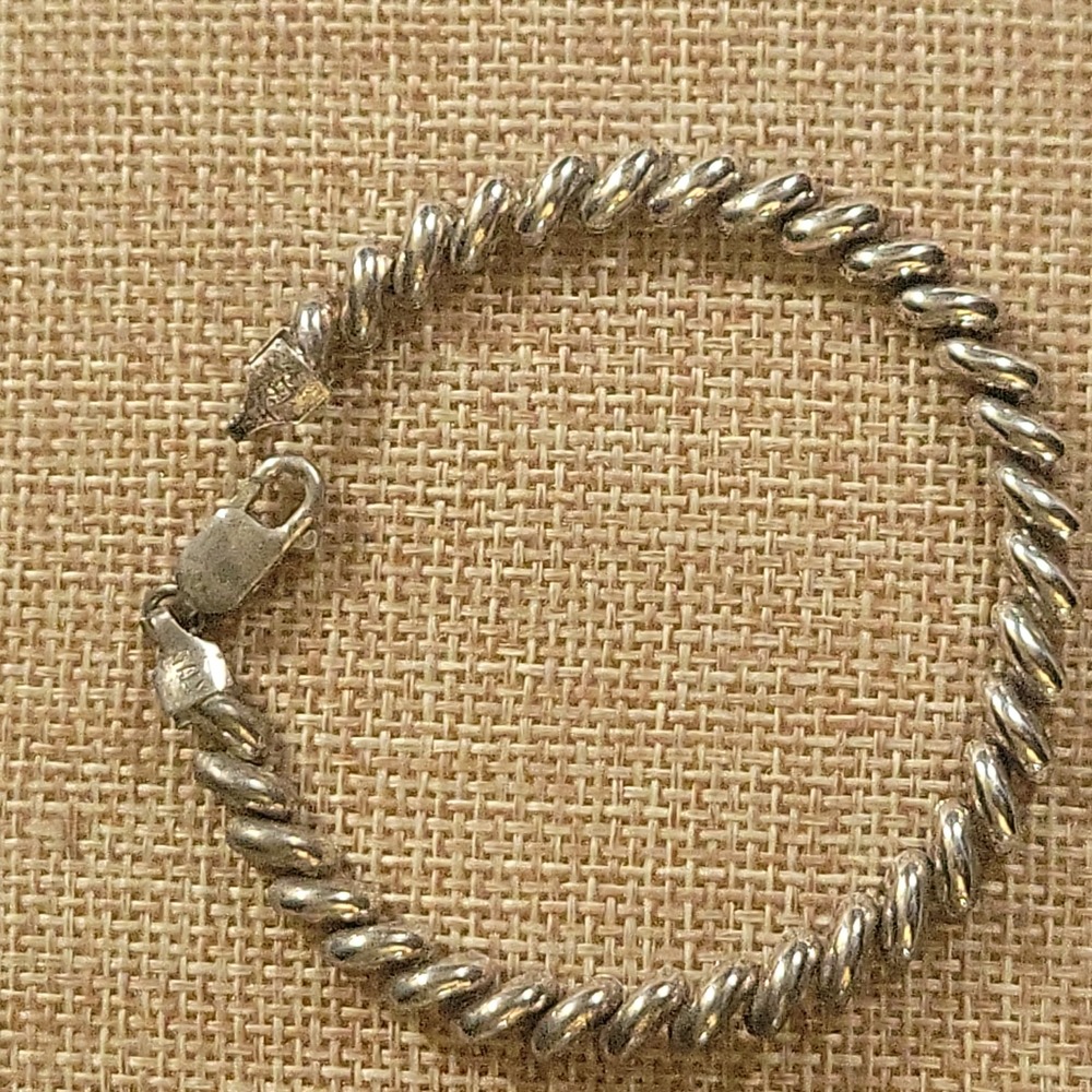 Vintage 925 Italy Sterling Silver Twisted Rope Chain Bracelet 7 Inch
9 grams